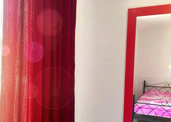 Luxury King And Queen For Royal Apartament