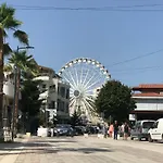 Luxury King And Queen For Royal Lägenhet Sarandë